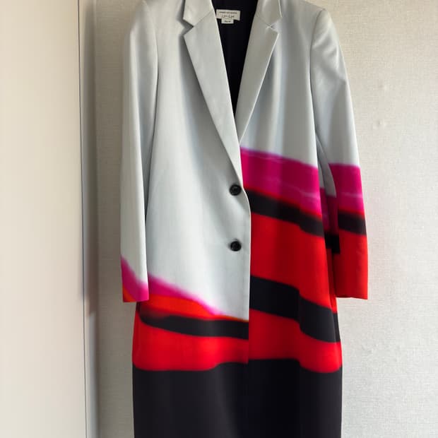 드리스반노튼 코트