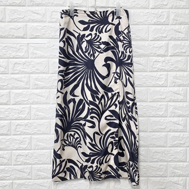 택포// 28인치 S 막스마라 플라워 스커트