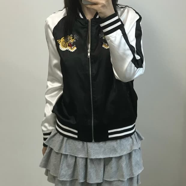 JPN 빈티지 타이거 자수 스카잔