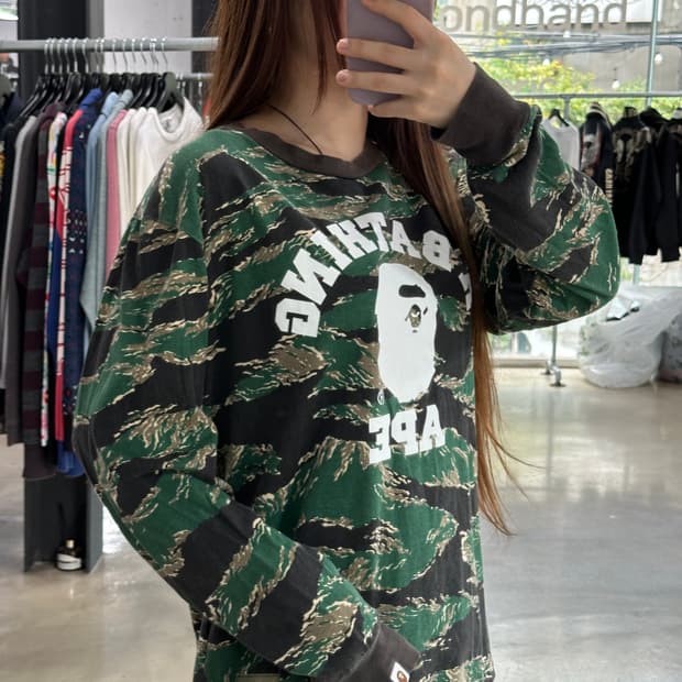 베이프 타이거 카모 컬리지 롱슬리브긴팔티