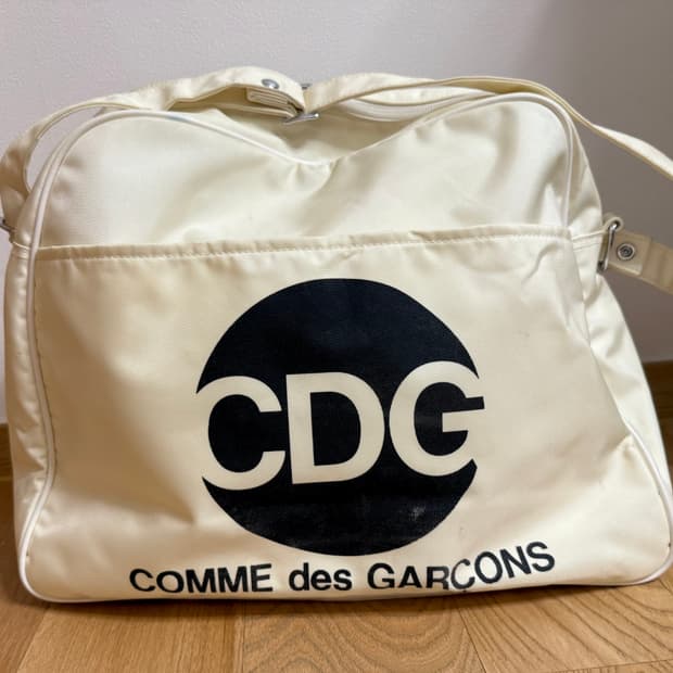 cdg 크로스백 아이보리
