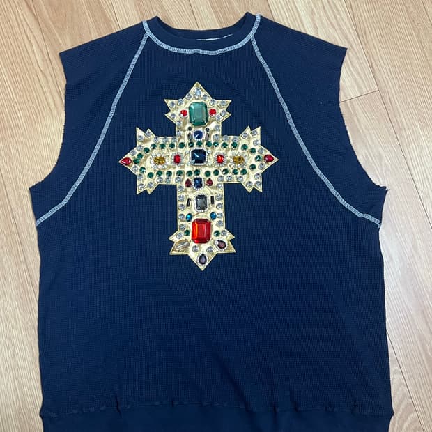 푸시버튼 큐빅 슬리브리스 코튼탑