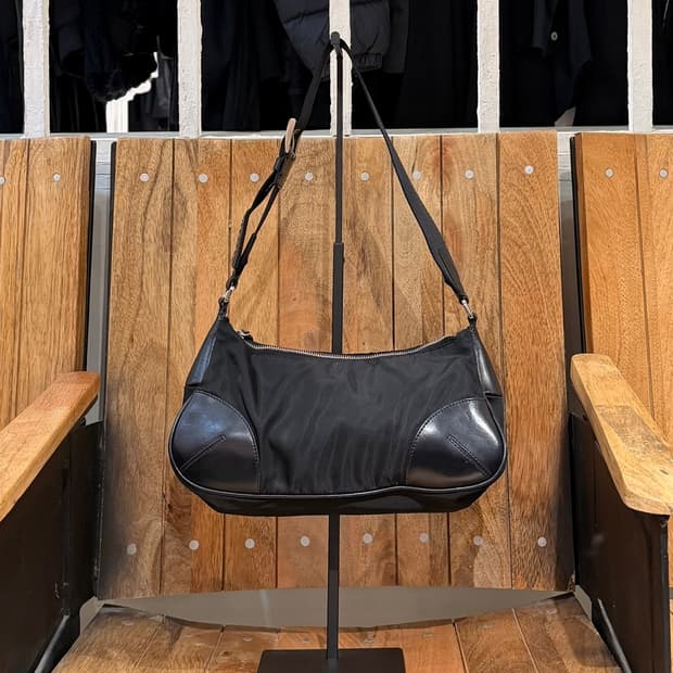 프라다 블랙 테수토 리나일론 숄더백