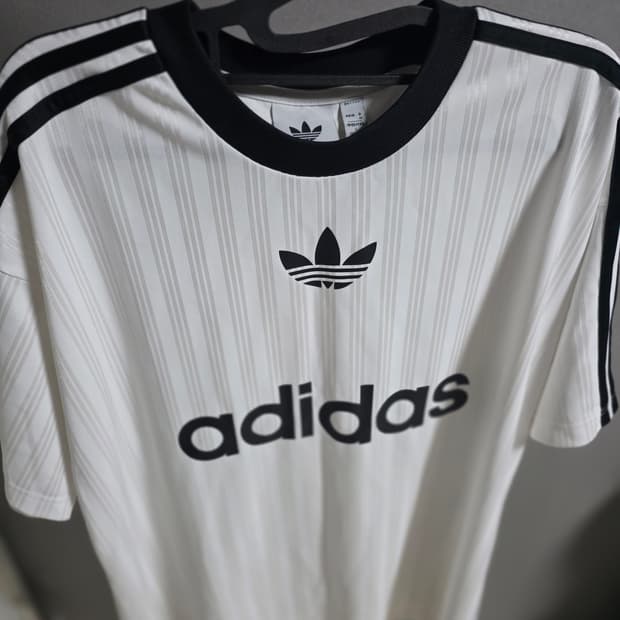 아디컬러 반팔 l사이즈 ㅍㅍ