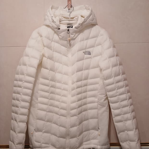 노스페이스 정품 여성 바람막이 95 ~ 100 사이즈