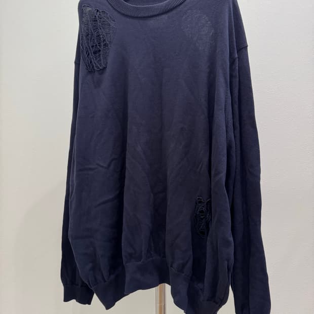 솔로이스트 24ss 데미지 크래쉬 스웨터