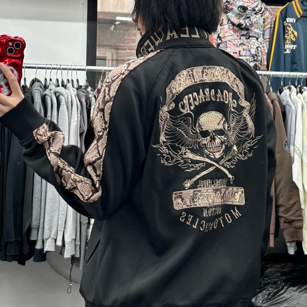 밴슨 레더 뱀피 사이드 라인 집업