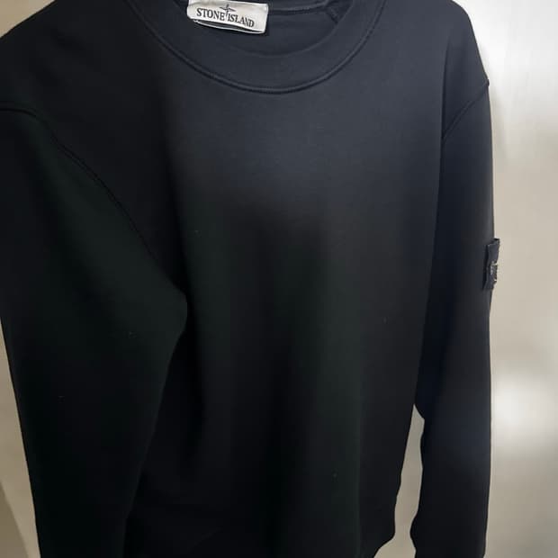 스톤 아일랜드 맨투맨 25FW S 사이즈