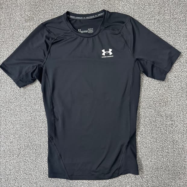 언더아머 기능성 반팔
