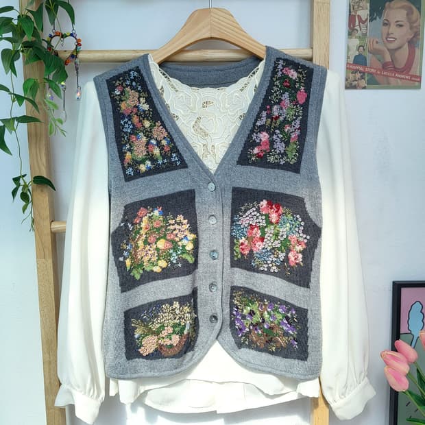 비즈 플라워 자수 빈티지 니트 베스트