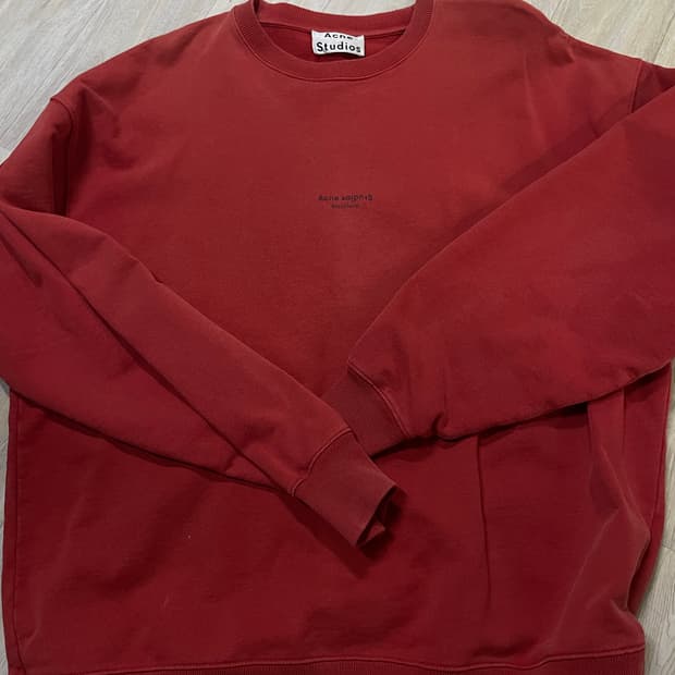 아크네스튜디오 맨투맨 