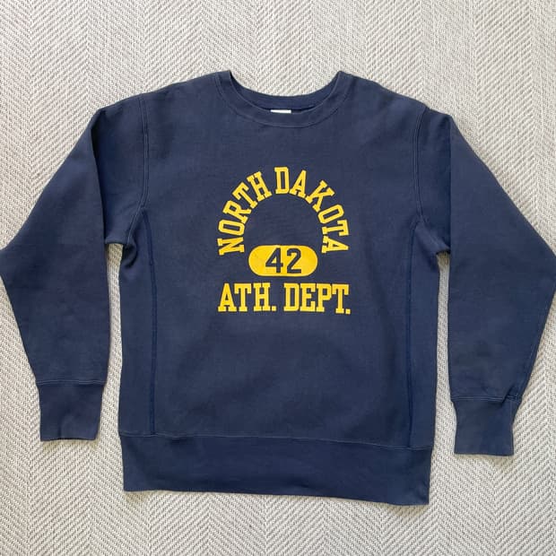 챔피온 리버스위브 노스다코타 애슬레틱 스웻셔츠 