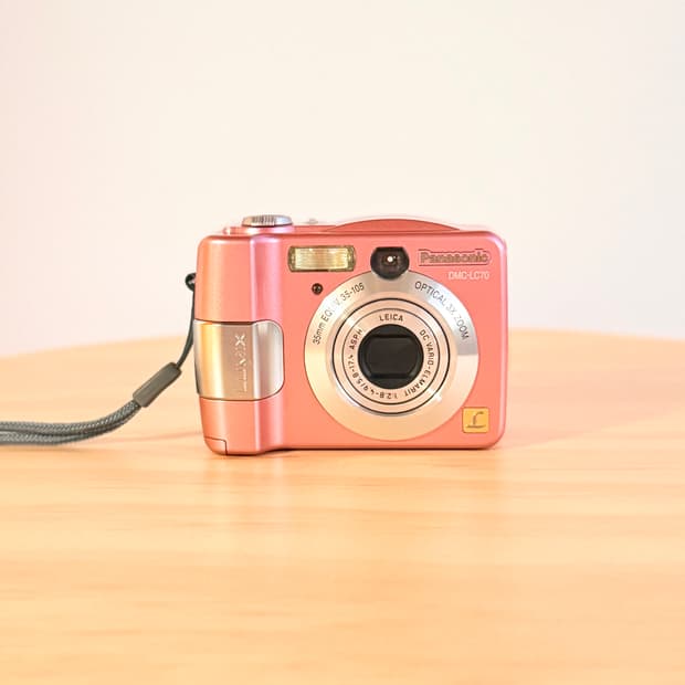 🍓초레어/미품🍓딸기 우유빛　Panasonic 루믹스 LC70 