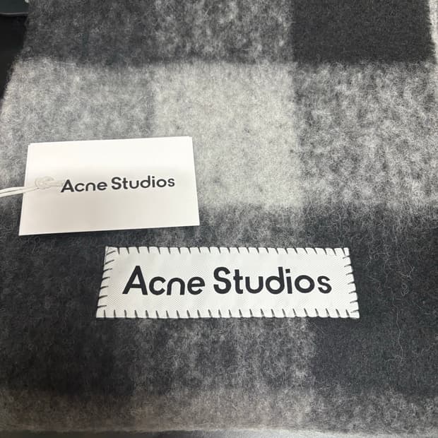 아크네 스튜디오 머플러