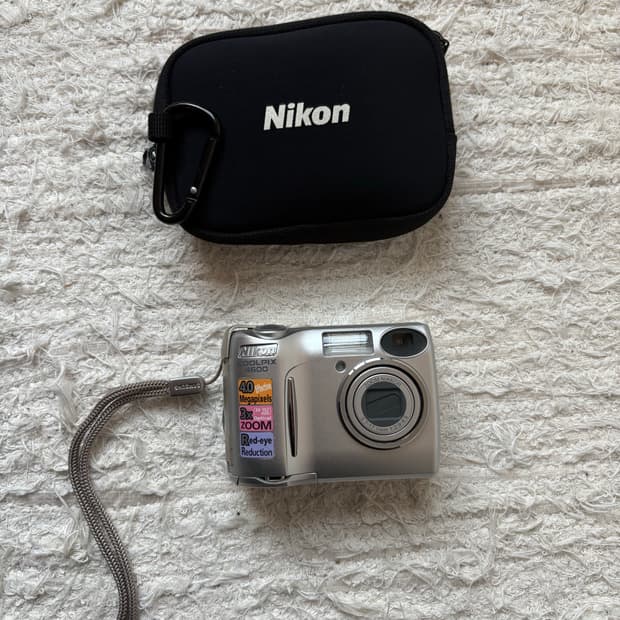 Nikon COOLPIX 4600
