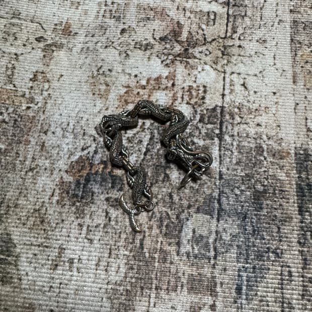 Vintage dragon design bracelet