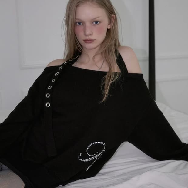 로제프란츠 Eyelet Strap Open Sweatshirt black
