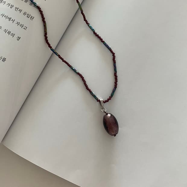 빈티지 버건디 비즈 글라스 팬던트 목걸이