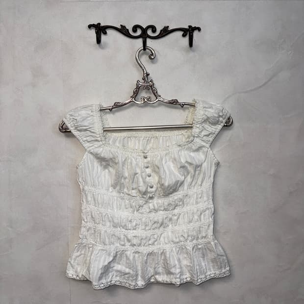 White cotton lace banding offshoulder bl