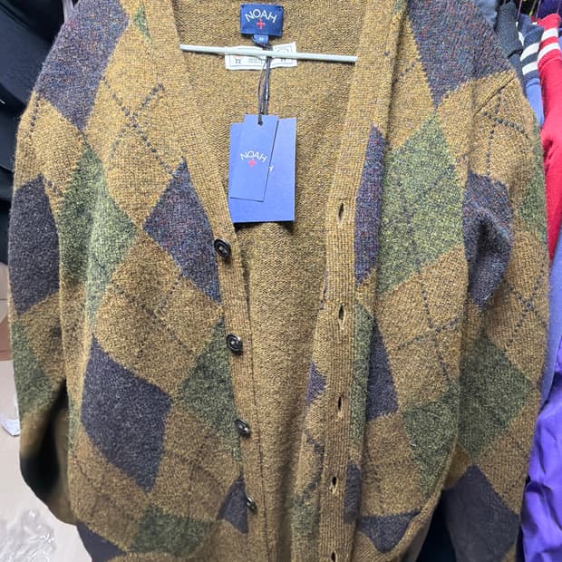 노아(NOAH NY)아가일 셰틀랜드 카디건 올리브 미드나잇 파인