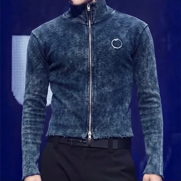 LECYTO STONE WASHED RIBBED NECK ZIP UP