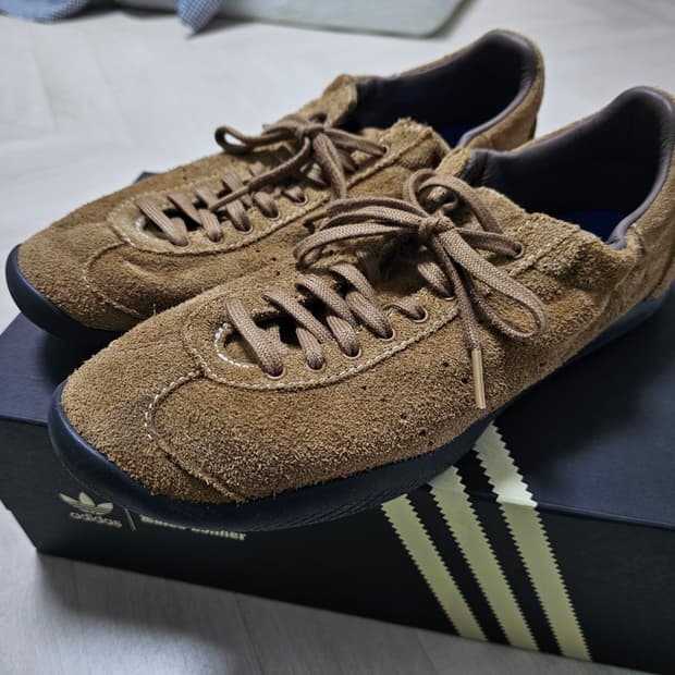 아디다스 웨일스보너 카린타 karitha 265 사이즈