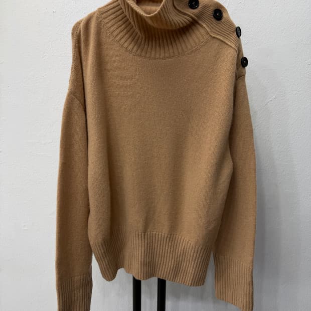 정품) MSGM 여성 터틀넥 오버사이즈 버튼 니트 스웨터 XS