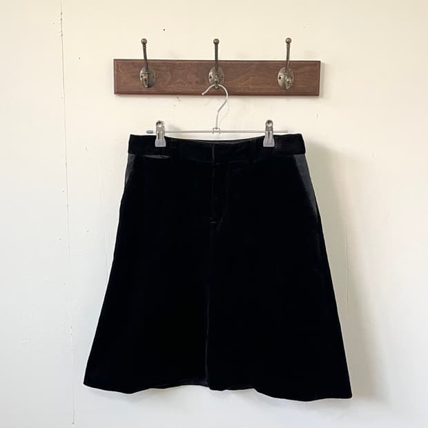 MARGARET HOWELL 블랙 골덴 스커트