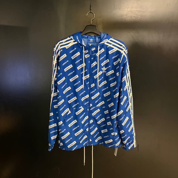 아디다스 트레포일 로고 패턴 바람막이