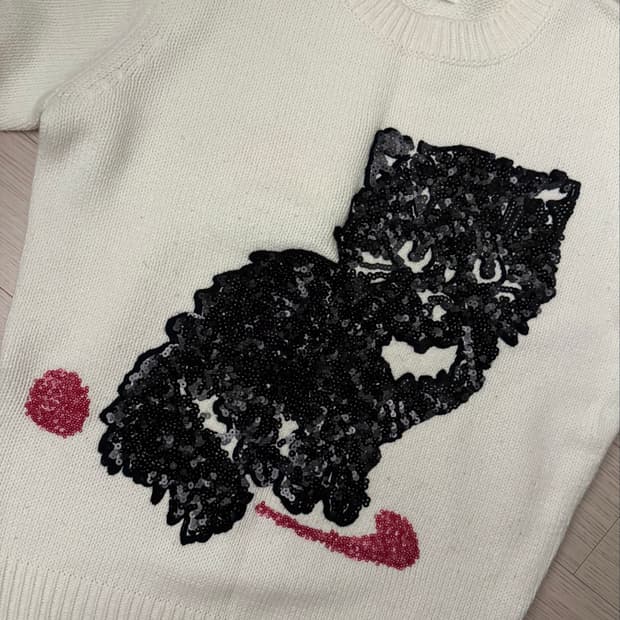 고양이 글리터 자수 아이보리 니트