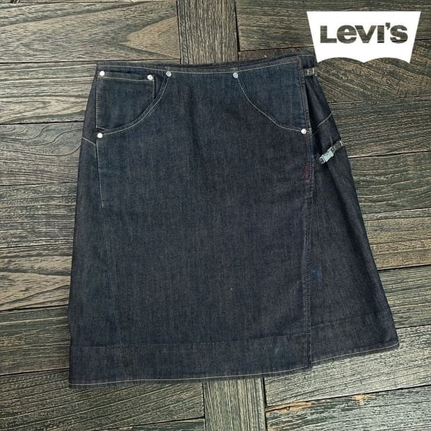 [리바이스] 앤지니어드 데님 미니스커트 M19135