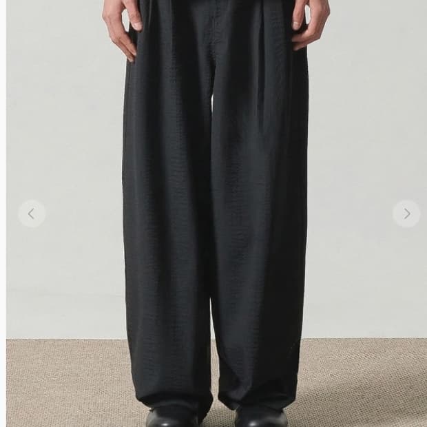 [디미트리 블랙] - 와이드핏 시어서커 투턱 팬츠_블랙 3(XL)