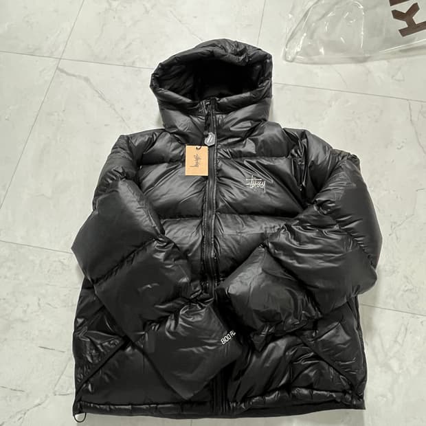 스투시 립스탑 패딩 제트블랙 L 사이즈 판매합니다