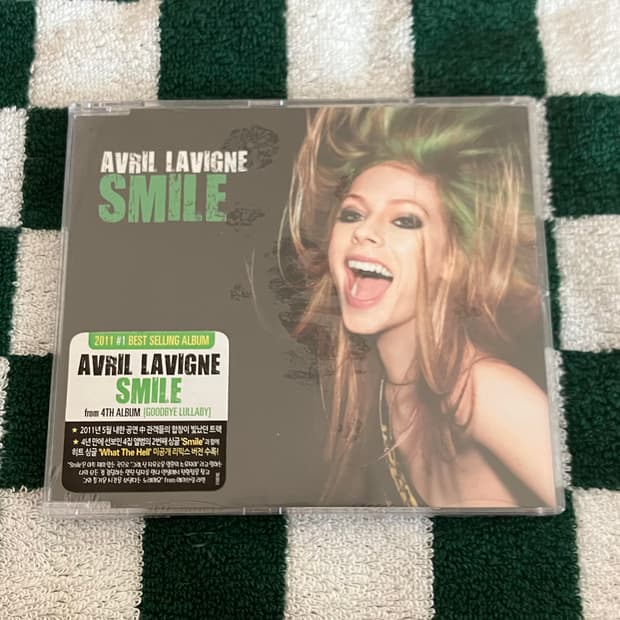 에이브릴라빈 Smile 싱글 앨범 라이센스 초판 미개봉 CD