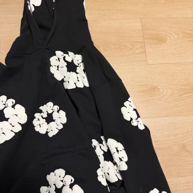 데님 티어스 후드 블랙 화이트