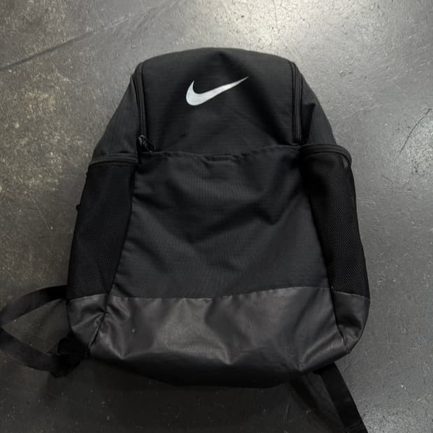 나이키 스우시 백팩