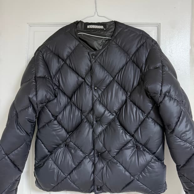 네이버후드 다크블루 체커패딩