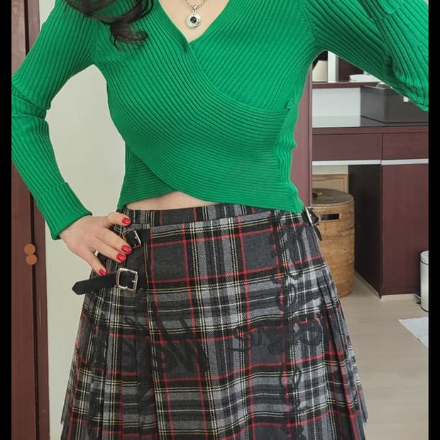 자라 초커넥 크로스 오버 니트 스웨터