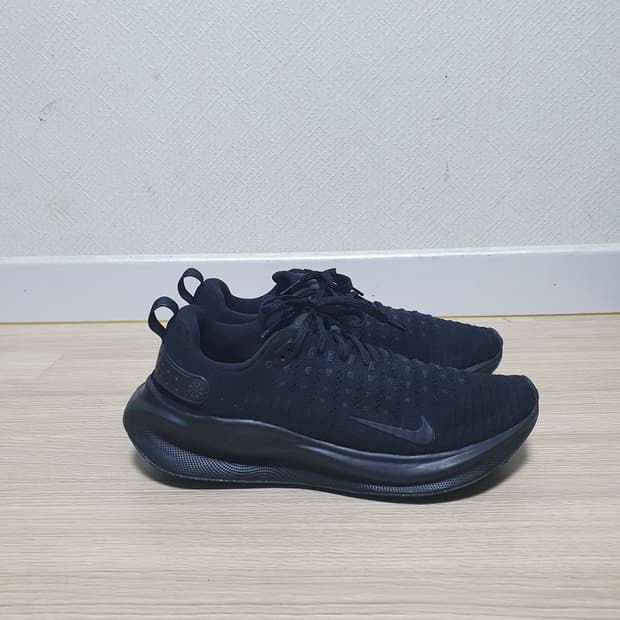 나이키 인피니티 런 4 러닝화 270