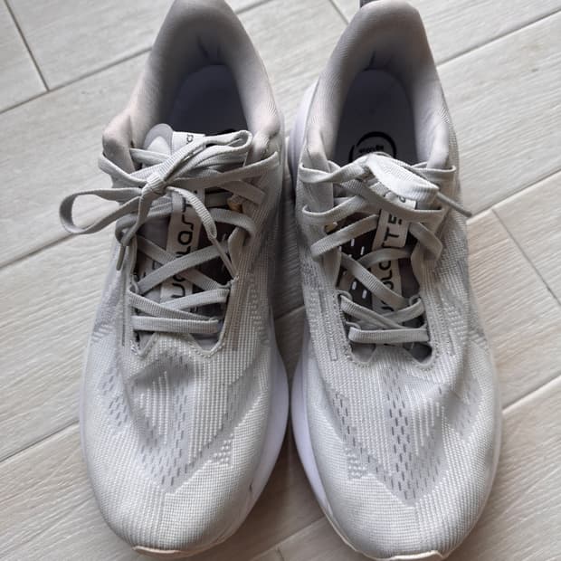 아식스 노바블라스트 5 러닝화 260mm