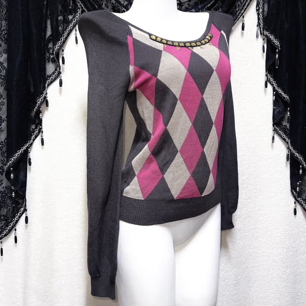 로맨틱갸루 큐빅비즈 아가일 체크 니트 로걀탑 라떼 너드 핀터 프레피