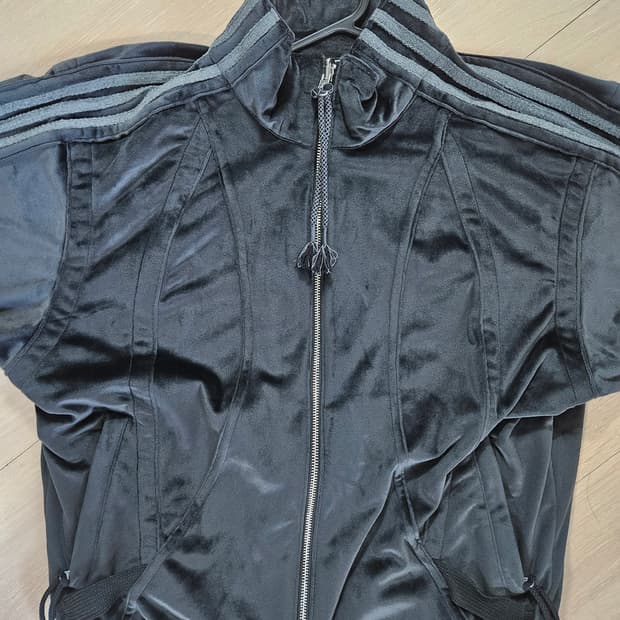 아디다스 송포더뮤트 트랙탑