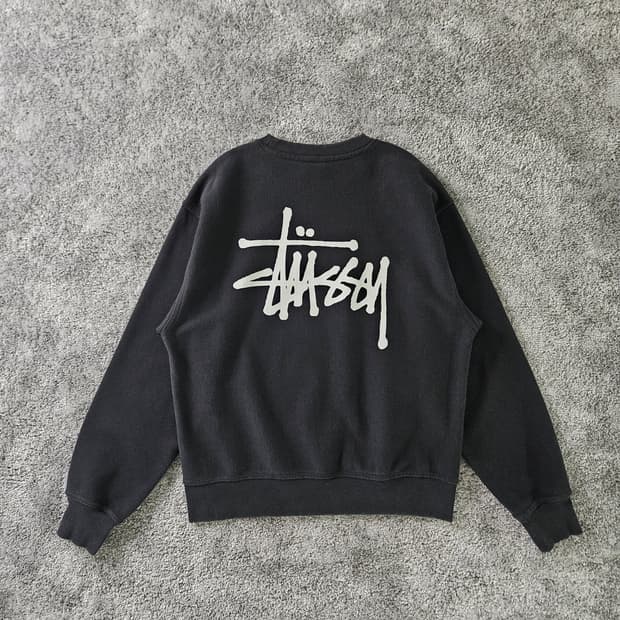 STUSSY 맨투맨