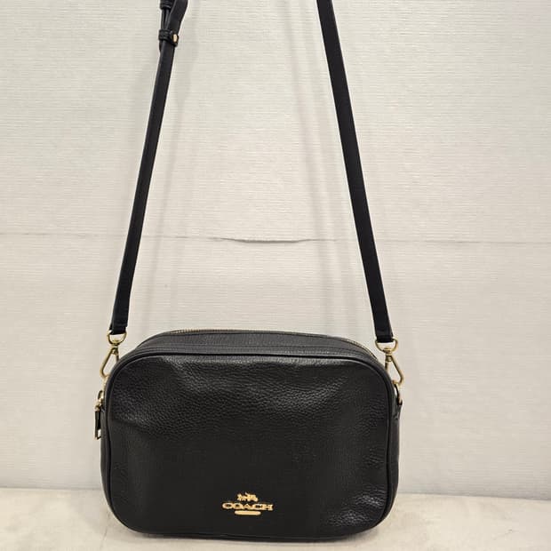 코치 제스 블랙 가죽 크로스백