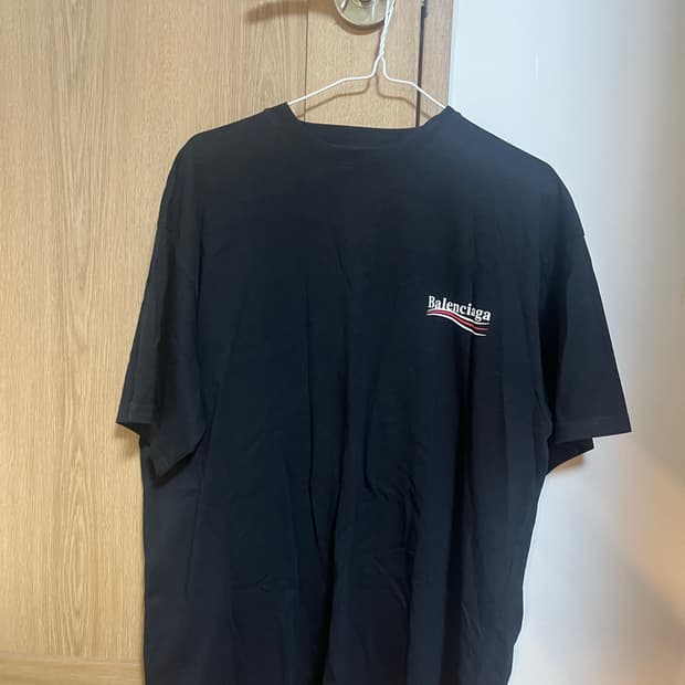발렌시아가 블랙 웨이브로고 반팔