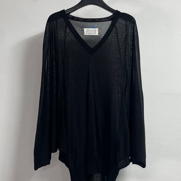 메종 마르지엘라 우먼스 매쉬 브이넥 니트 (on.520)