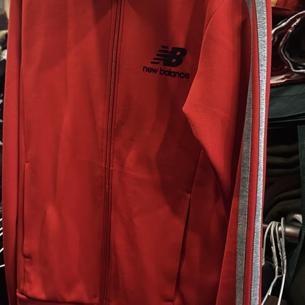 뉴발란스 빨간색 트랙탑 져지