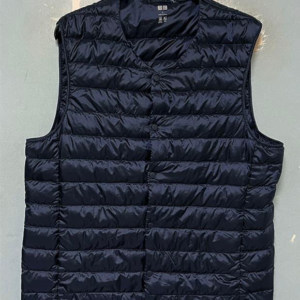 유니클로 남자 경량 패딩조끼 추동복 95-100