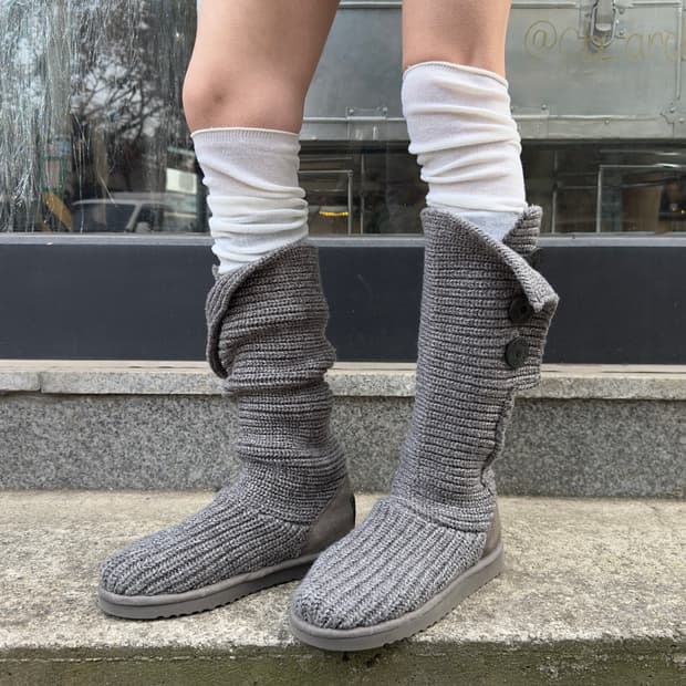 00s 그레이 니트 카디 어그 부츠