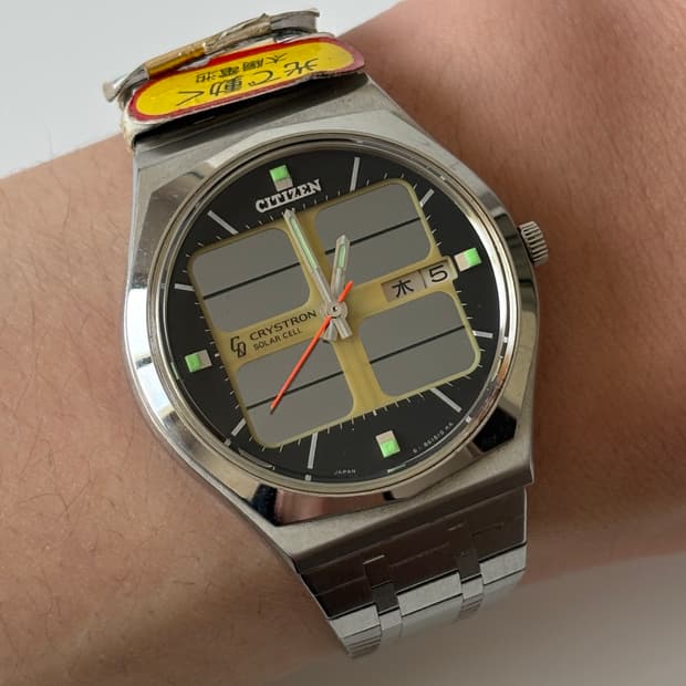 시티즌 1970년대 Crystron Solar 실버 쿼츠 남성 데드스탁